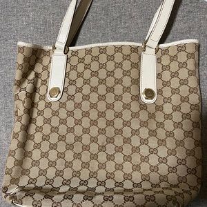 Authentic Gucci Tote. Signs of wear, see pics.